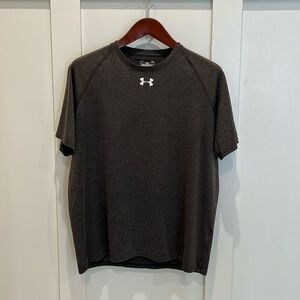 FREE w/2 item bundle purchase 
Under Armour SS T-shirt